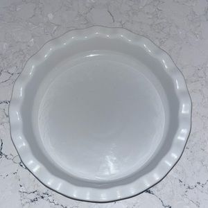 Beautiful Pier 1 Imports Scalloped pie dish